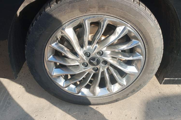 Used VOYAH Dream 2024 PHEV Ultra-Long Range Flagship Edition
