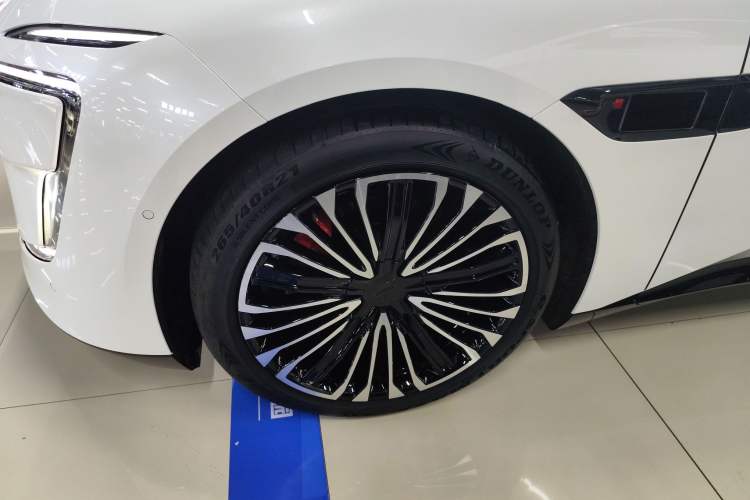 Used Avatr 12 2025 Max Extended-Range Edition Exterior 4