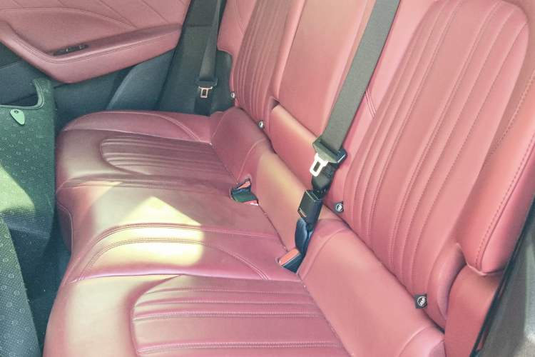 Used Maserati Levante 2019 3.0T Standard Version China VI Left Rear Seat