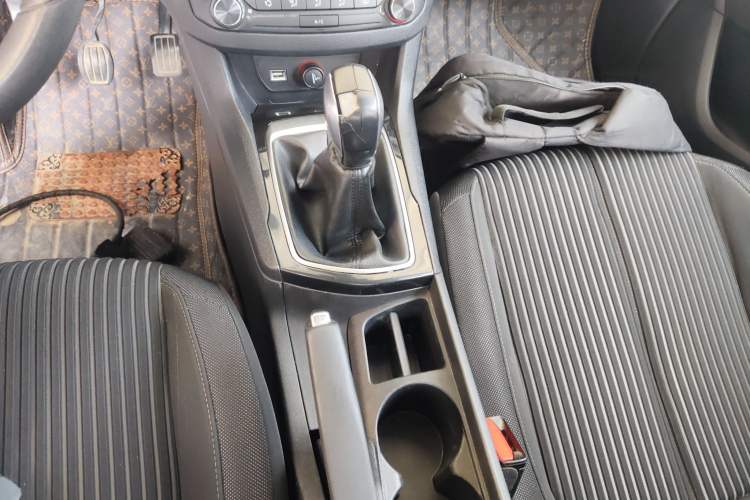 Used Peugeot 408 2014 1.8L Manual Leading Edition