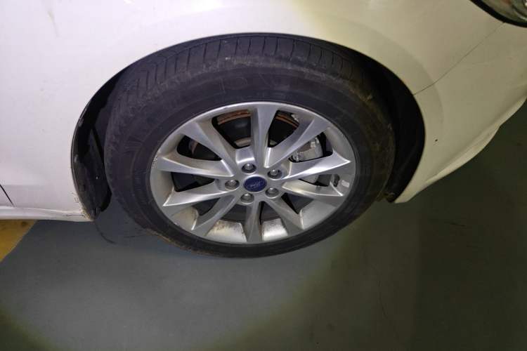 Used Ford Mondeo 2017 EcoBoost 180 Stylish Model Right Front Wheel Hub