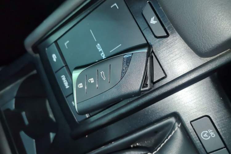 Used Lexus ES 2020 200 Excellence Edition
