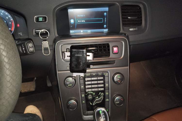 Used Volvo V60 2013 T5 Comfort Edition