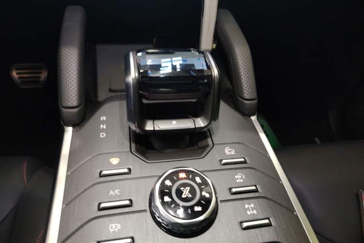 Used JETOUR Traveler C-DM 2024 C-DM 206KM Four-Wheel Drive Wilderness Edition Gear Lever