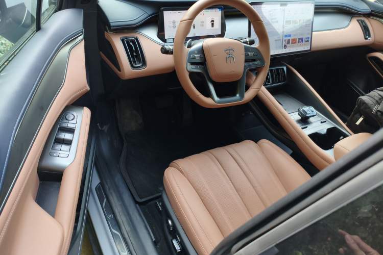 Used BYD Song L EV 2025 Intelligent Driving Version 662 km LiDAR Excellence Edition
