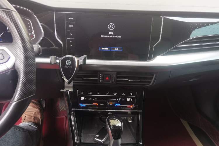 Used Volkswagen Passat 2022 380TSI Flagship Edition Audio And AC Panel