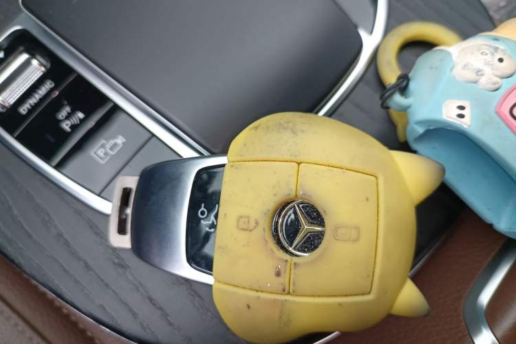 Used Mercedes-Benz E-Class New Energy 2022 Second Facelift E 350 e L Plug-in Hybrid Sports Sedan Vehicle Key