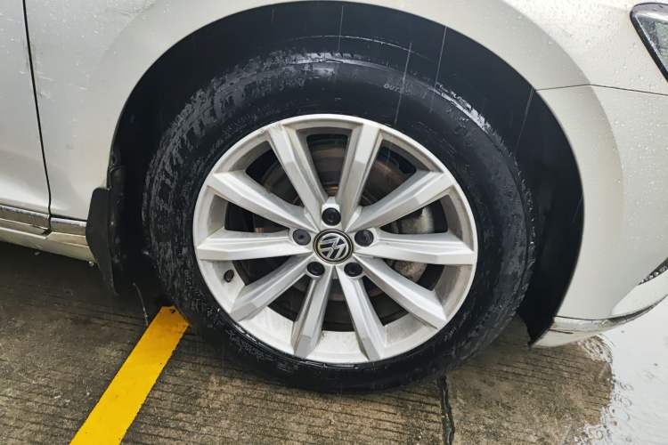 Used Volkswagen Magotan 2018 330TSI DSG Advanced Model
