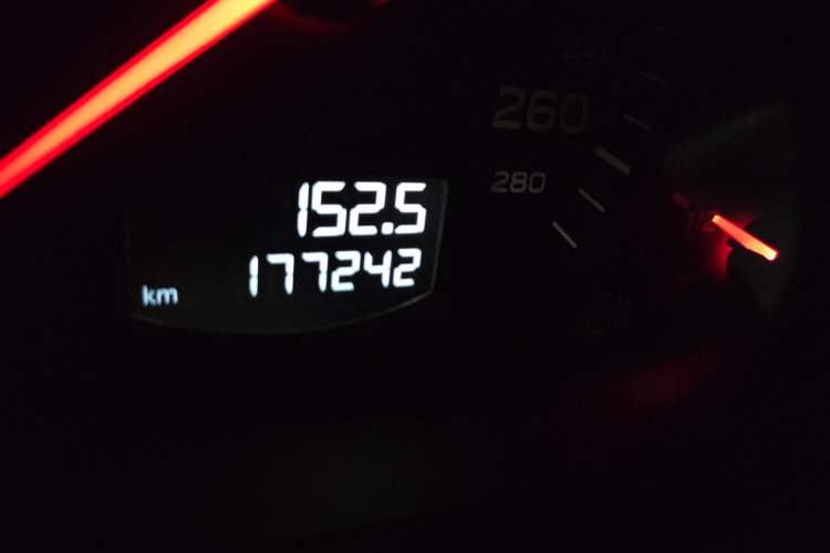 Used Audi Q7 2014 35 TFSI Sport Edition Odometer Close Up