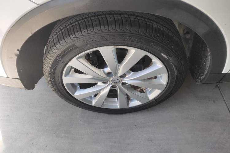 Used MG ZS 2017 1.5L Automatic Elite Edition Left Front Wheel Hub