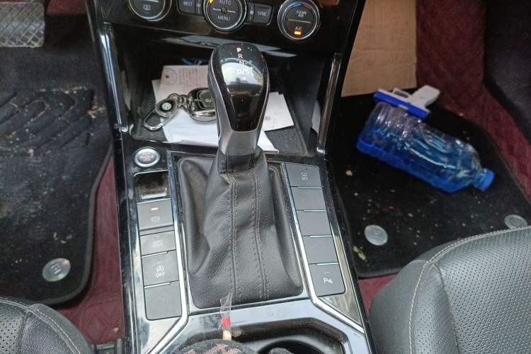 Used Volkswagen Passat 2019 330TSI Luxury Edition China VI Standard
