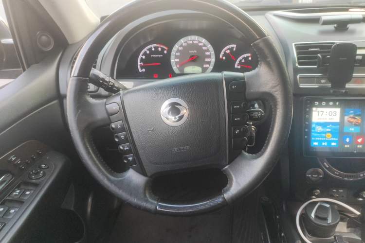 Used SsangYong Rexton W 2014 2.0T Four-Wheel Drive Luxury Navigation Version with 7 Seats