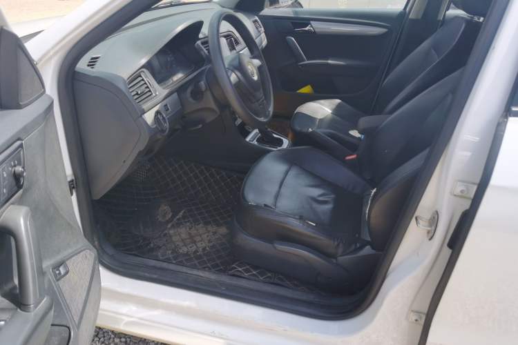 Used Volkswagen Lavida 2015 1.6L Automatic Fashion Edition Driver Seat