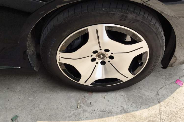 Used Mercedes-Benz S-Class 2023 Updated S 400 L Luxury Edition Right Front Wheel Hub