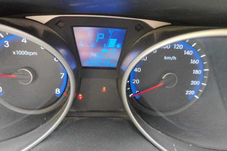 Used Hyundai ix35 2013 2.0L Automatic Two-Wheel Drive Smart GLS China IV Standard
