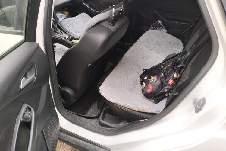 Used Ford Focus 2017 Sedan 1.6L Automatic Fashion Edition Smart Drive Version
