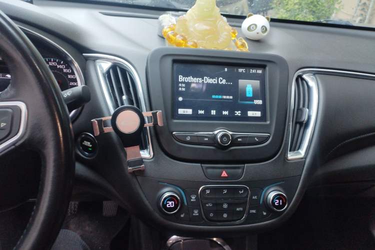 Used Chevrolet Malibu XL 2018 530T Automatic RuiChi Edition Audio And AC Panel