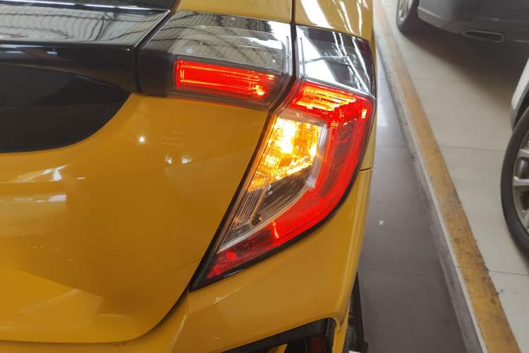 Used Honda Civic 2021 HATCHBACK 220TURBO CVT Trendy Cool Edition
