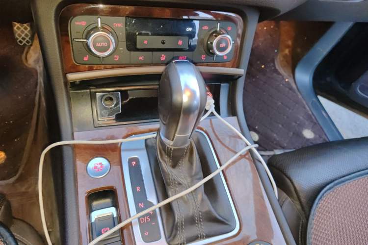 Used Volkswagen Touareg 2011 3.0 TSI High-End Version
