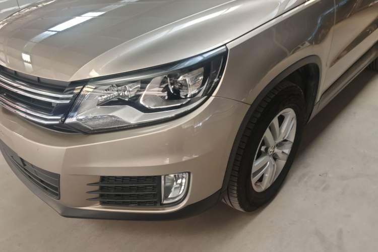 Used Volkswagen Tiguan 2016 300TSI Manual Two-Wheel Drive Trend Edition Left Front Headlight