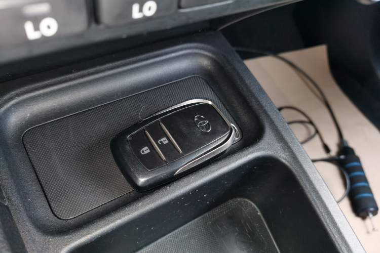 Used Toyota RAV4 2016 2.0L CVT Two-Wheel Drive Comfort Edition China V Standard