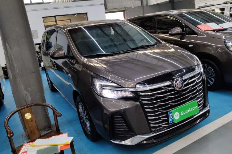 Used Buick GL8 2023 Land Executive Class Comfort Model
