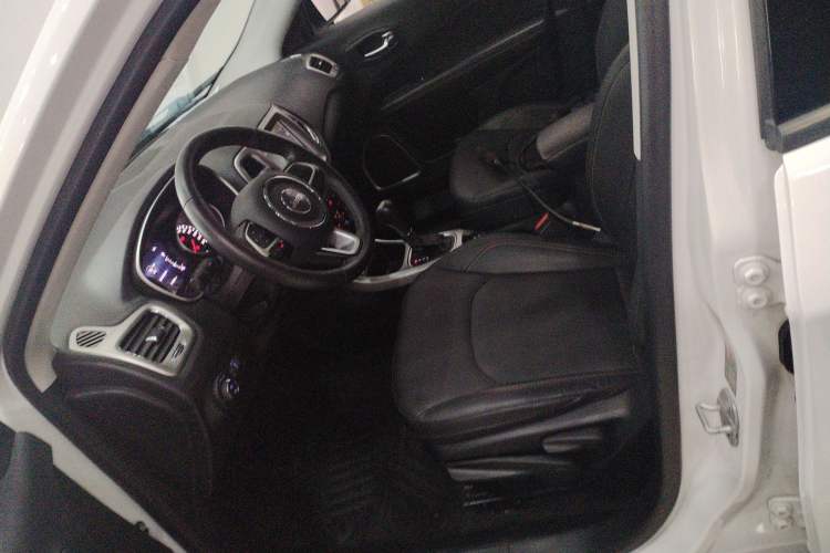 Used Jeep Compass 2017 200T Automatic Family Edition
