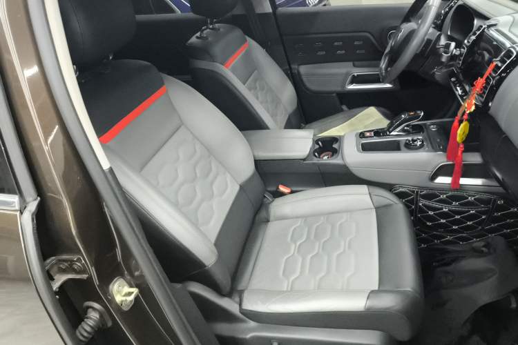 Used Citroen C5 AIRCROSS 2017 380THP Luxury Model Right Front Seat