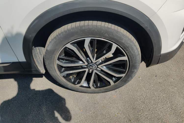 Used Volkswagen T-ROC 2021 280TSI DSG Two-Wheel Drive Comfort Connect Edition Right Front Wheel Hub