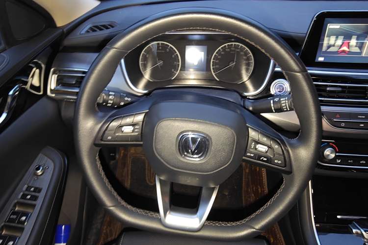 Used CHANGAN Ruicheng CC 2021 Blue Whale Edition 1.5T DCT Luxury Model Steering Wheel