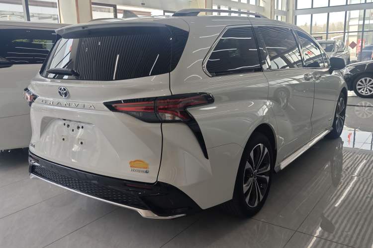 Used Toyota Granvia 2023 2.5L Hybrid Prestige PLUS Edition Rear Right 45 Deg