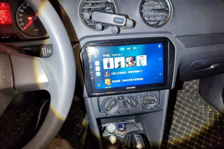 Used Volkswagen Jetta 2013 1.6L Automatic Fashion Model Audio And AC Panel