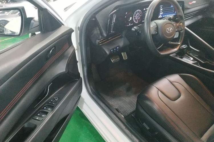 Used Hyundai Elantra 2021 240TGDi DCT LUX Prestige Edition
