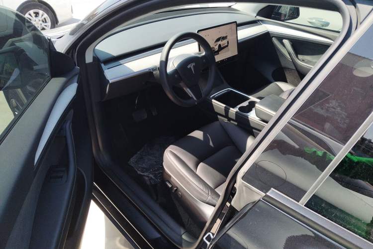 Used Tesla Model Y 2024 Rear-Wheel-Drive Version