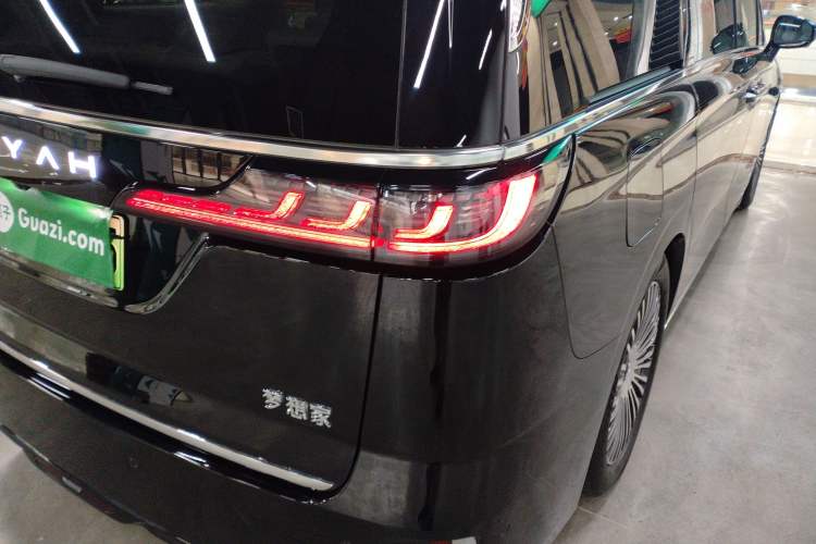 Used VOYAH Dream 2025 PHEV Four-Wheel-Drive Flagship Version – Qiankun Edition