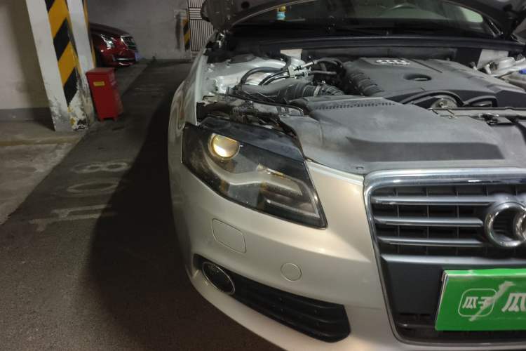 Used Audi A4L 2012 2.0 TFSI automatic standard version