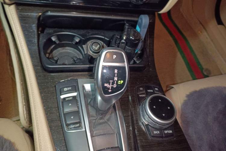 Used BMW 5 Series 2012 535Li Leading Model
