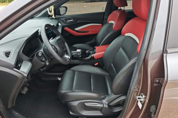 Used MG 5 2023 180 DVVT CVT Luxury Edition
