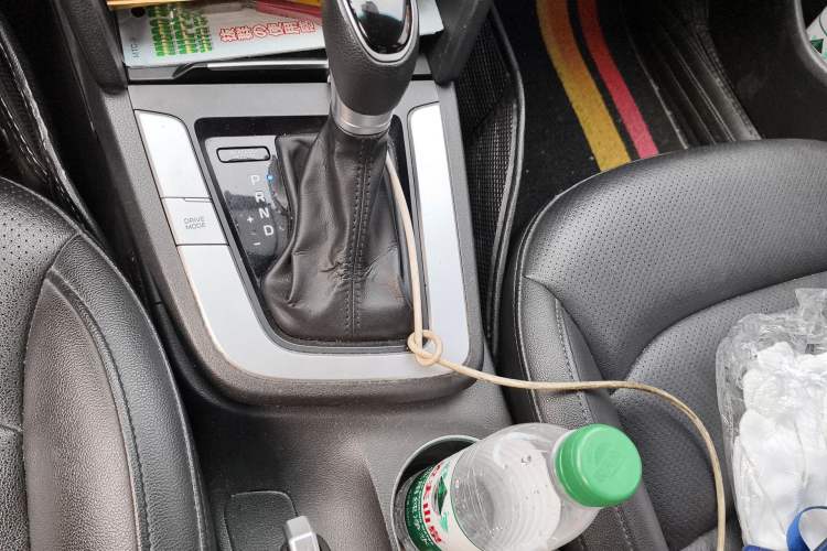 Used Hyundai Elantra (6th Generation / Lingdong) 2016 1.6L Automatic ZhiXuan – Elite Version Gear Lever