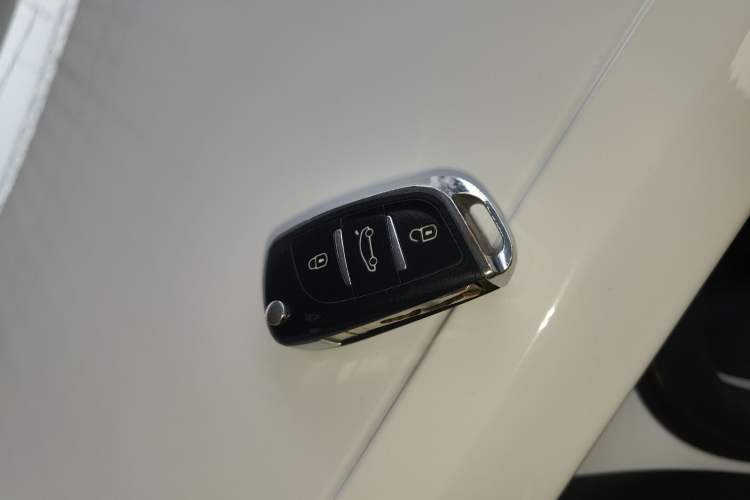 Used Volkswagen Jetta 2015 1.6L Manual Fashion Edition