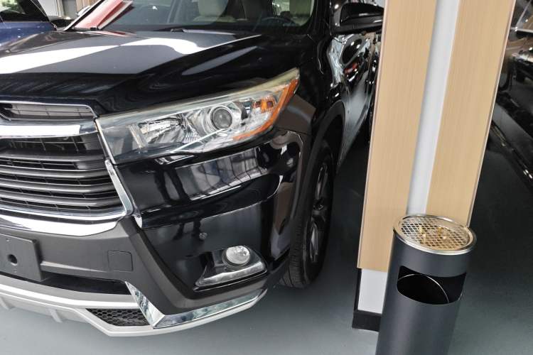 Used Toyota Highlander 2017 2.0T Two-Wheel Drive Elite Version 7 Seats Left Front Headlight