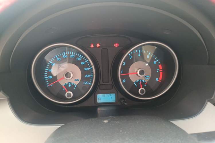 Used Buick Excelle 2013 1.5L Automatic Classic Model Odometer Close Up