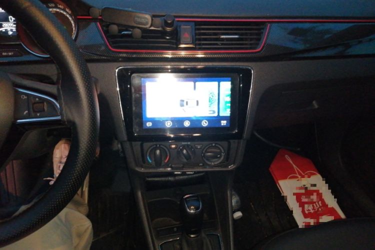 Used Skoda Rapid Spaceback 2020 1.5L Automatic Comfort Edition Audio And AC Panel