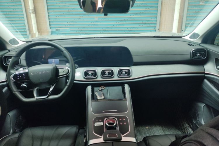 Used Chery Tiggo 9 2023 2.0T Dual-Clutch Two-Wheel Drive Leading Edition 5 Seats Center Console