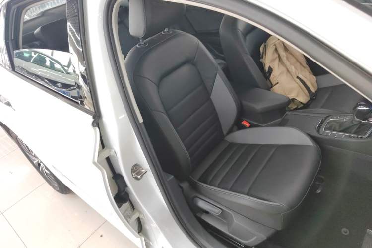 Used Volkswagen Sagitar 2021 280TSI DSG Comfort Connect Edition Right Front Seat