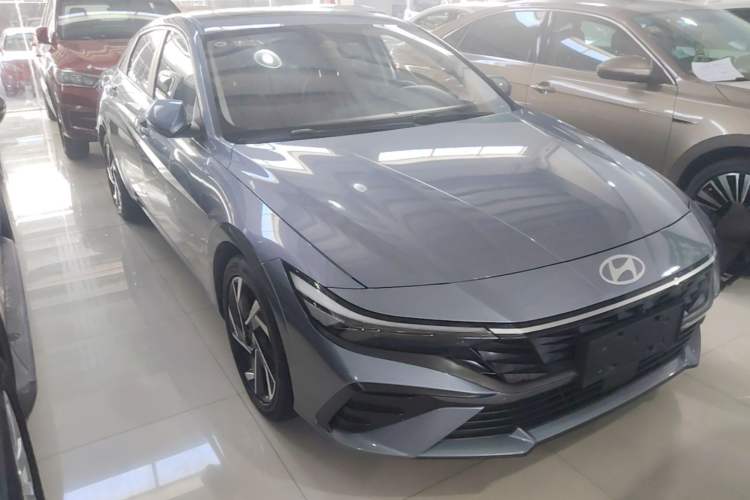 Used Hyundai Elantra 2023 1.5L CVT LUX Prestige Edition