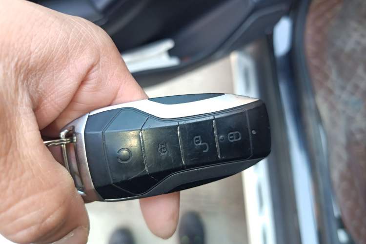 Used BYD Tang 2018 2.0T Automatic SmartConnect Prestige 7-Seater China V Standard