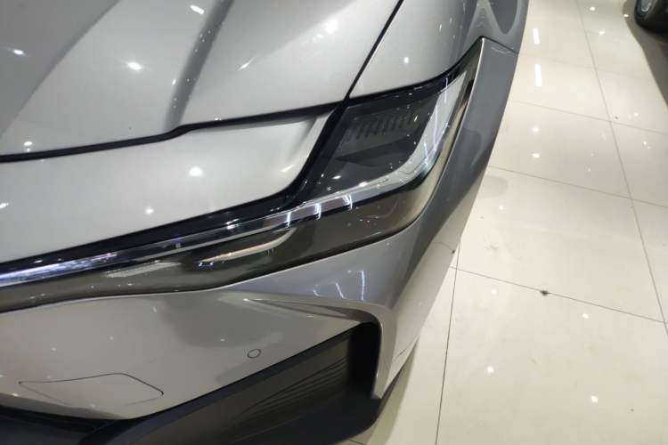 Used Toyota bZ3 2023 517 km Elite PRO Left Front Headlight