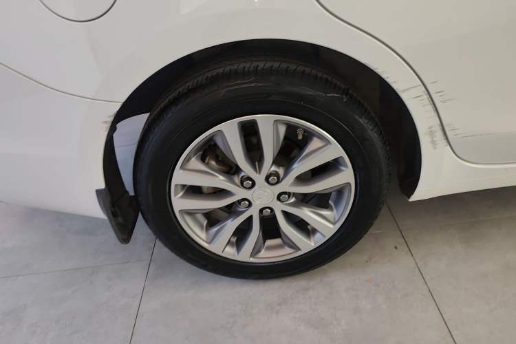 Used Buick GT 2021 1.3T Automatic Mild Hybrid Elite Version Right Rear Wheel Hub
