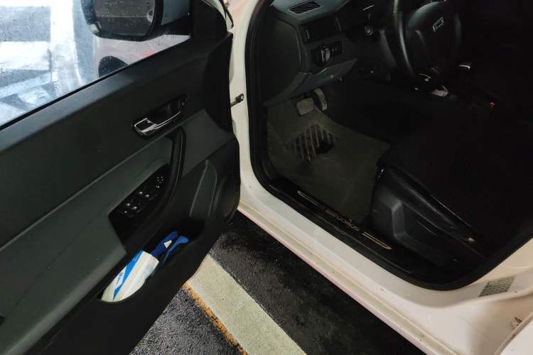 Used Qoros 3 2018 Sedan 1.6L Automatic Leading Model
